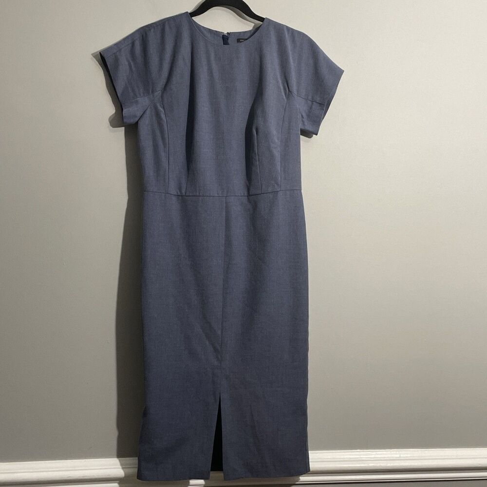 Ann Taylor Size 4 Blue Dress Streamlined Fit Subtle Slit Contemporary